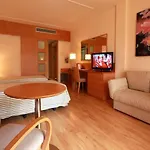 Clipper Affiliated By Fergus Hotel