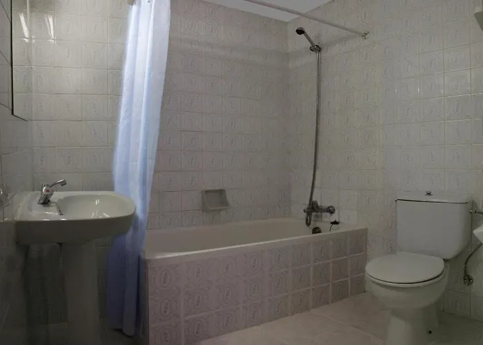 Clipper Affiliated By Fergus Hotel